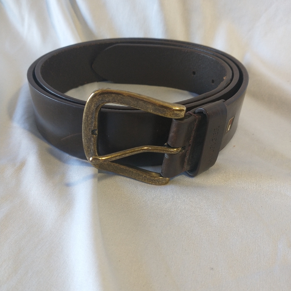 Tommy Hilfiger men’s brown Leather Size 42 belt OBE